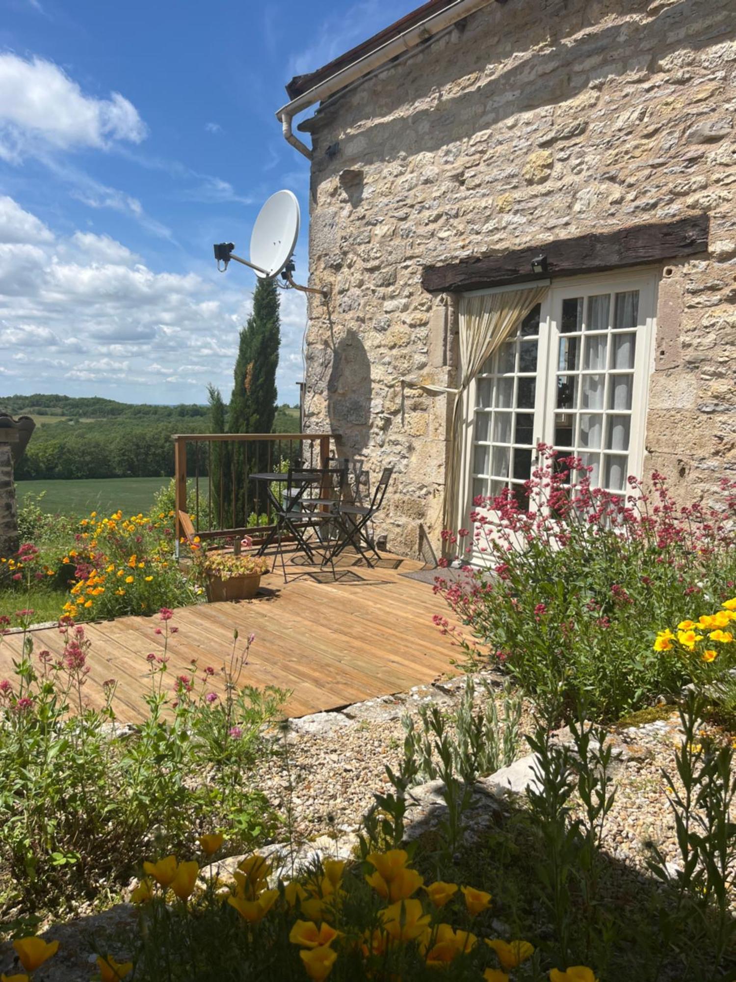 Les Gites Perard Caylus 外观 照片